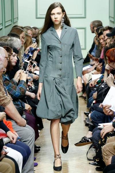 Look 25